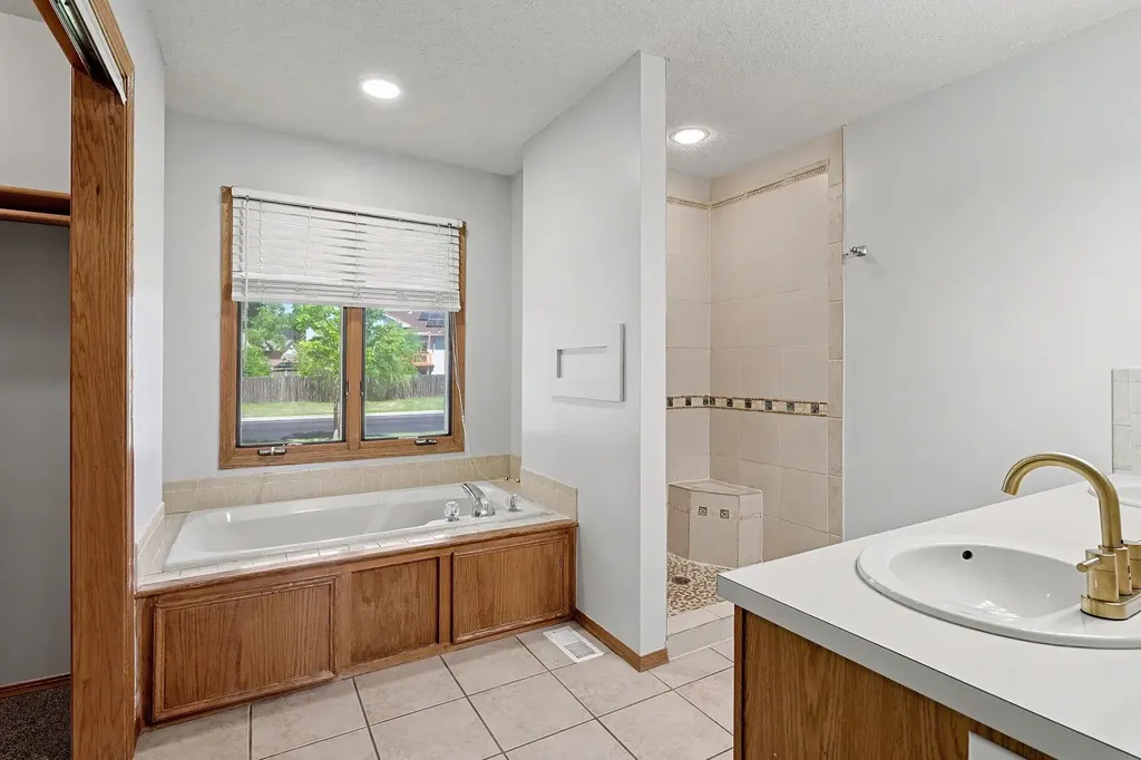 254 N Lakeside Drive Andover KS 67002