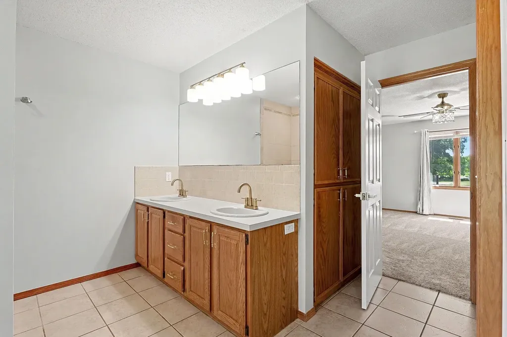 254 N Lakeside Drive Andover KS 67002