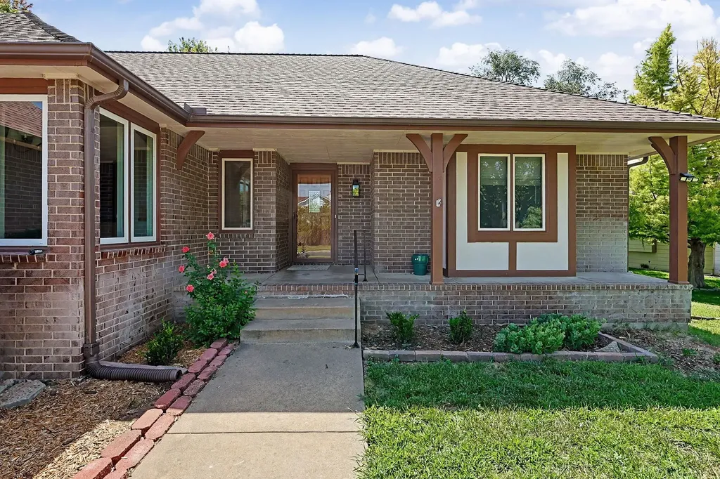 254 N Lakeside Drive Andover KS 67002