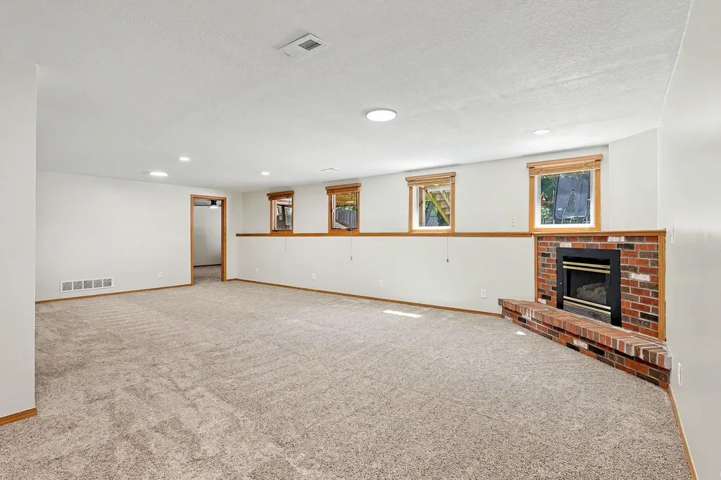 254 N Lakeside Drive Andover KS 67002