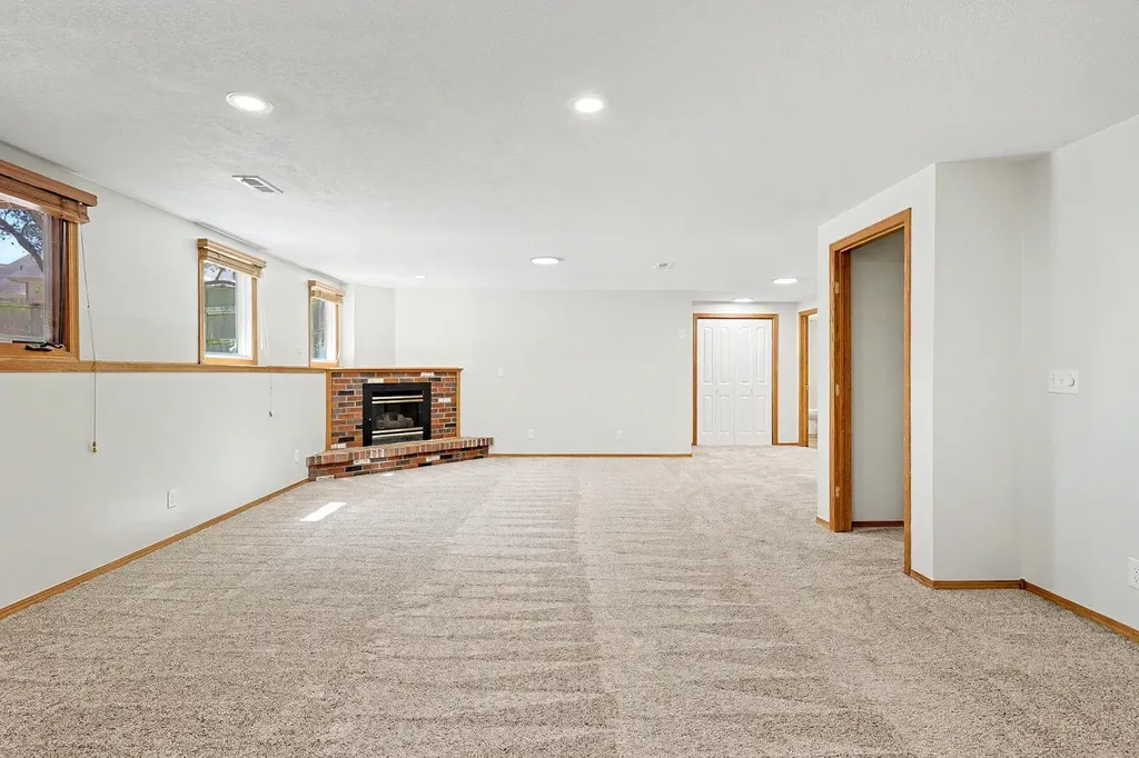 254 N Lakeside Drive Andover KS 67002
