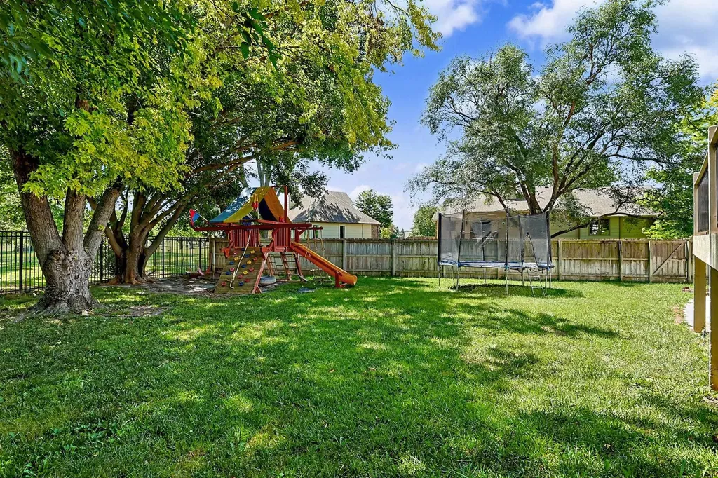 254 N Lakeside Drive Andover KS 67002