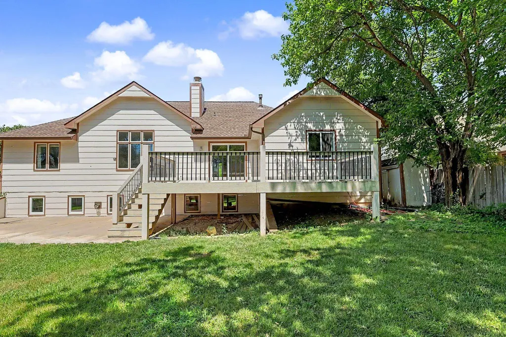 254 N Lakeside Drive Andover KS 67002