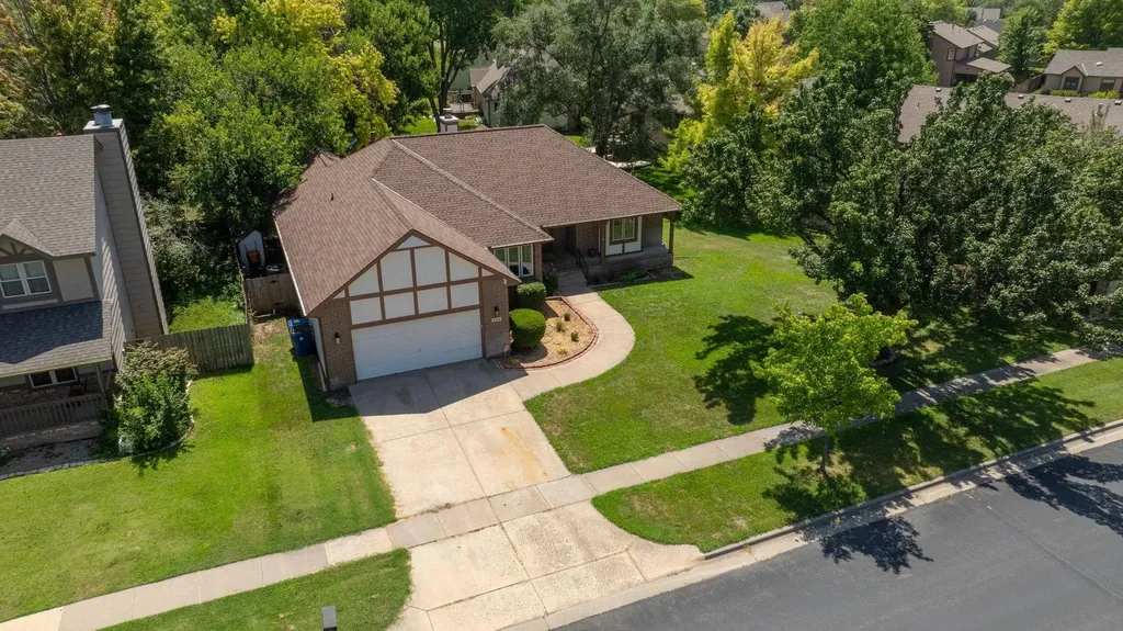 254 N Lakeside Drive Andover KS 67002