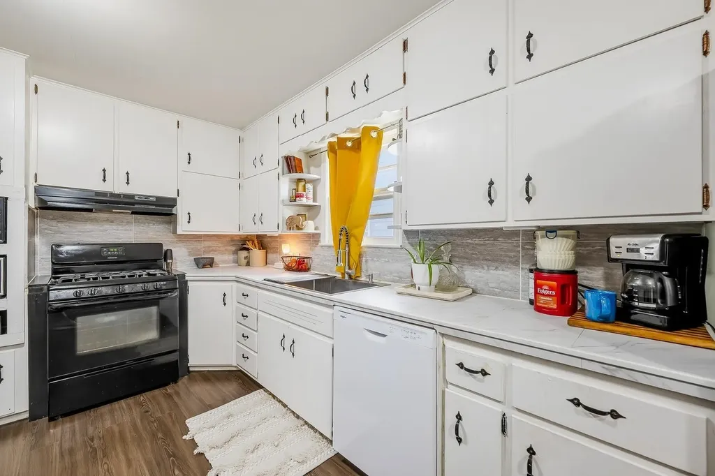 224 W Poplar Arkansas City KS 67005