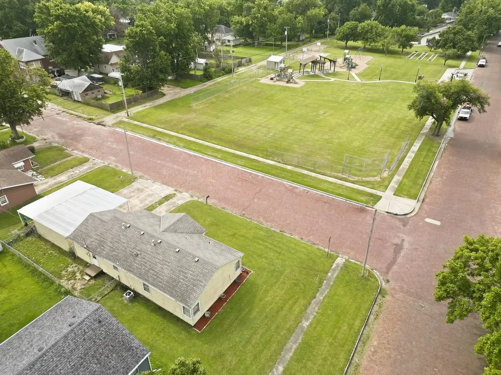 224 W Poplar Arkansas City KS 67005