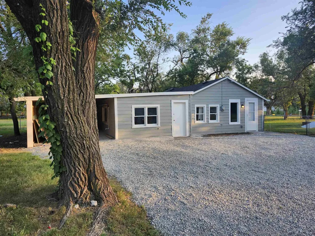 4521 W Newell Avenue Wichita KS 67212