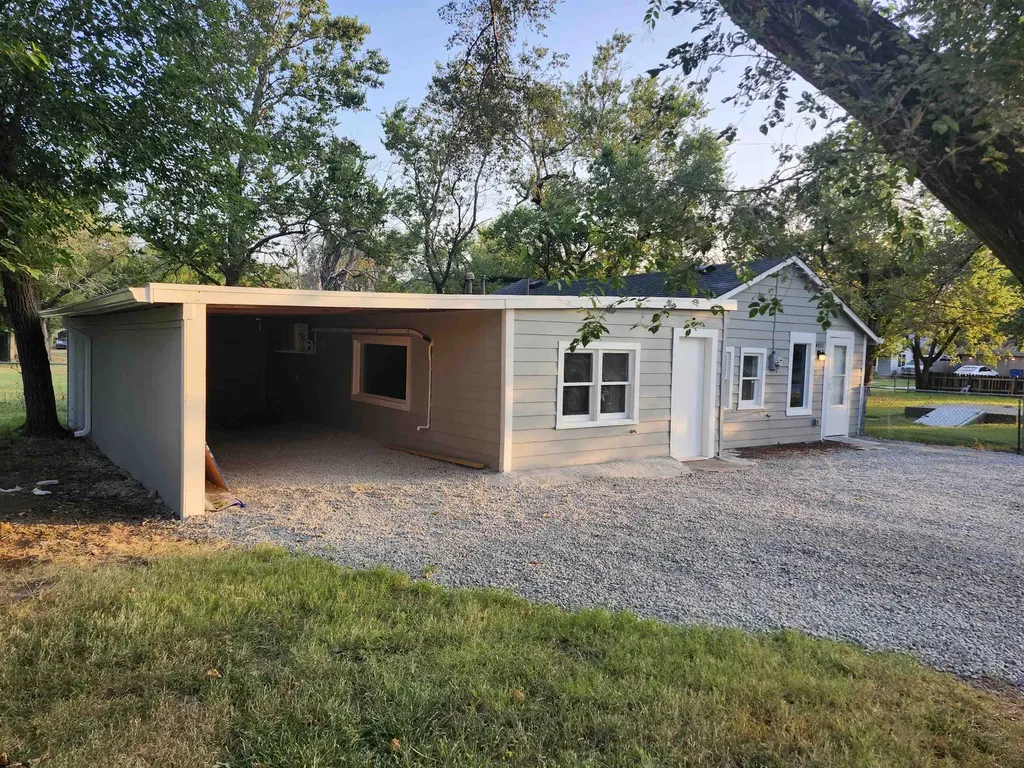 4521 W Newell Avenue Wichita KS 67212