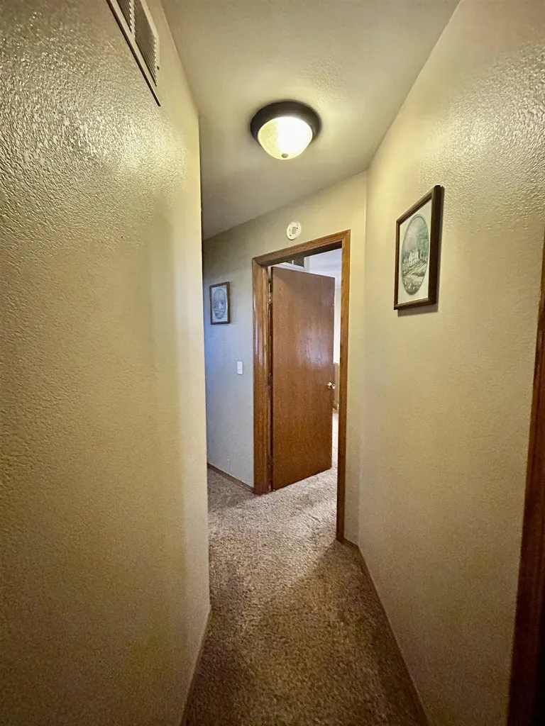 2425 N Beacon Hill Wichita KS 67220