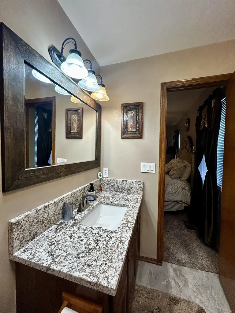 2425 N Beacon Hill Wichita KS 67220