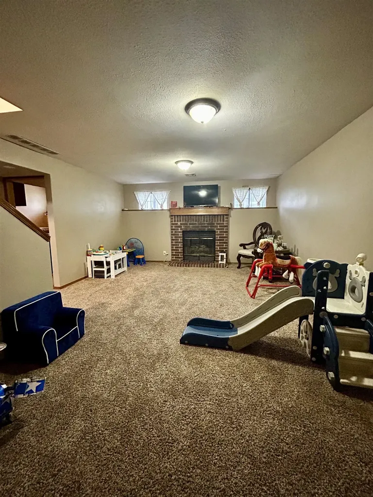 2425 N Beacon Hill Wichita KS 67220