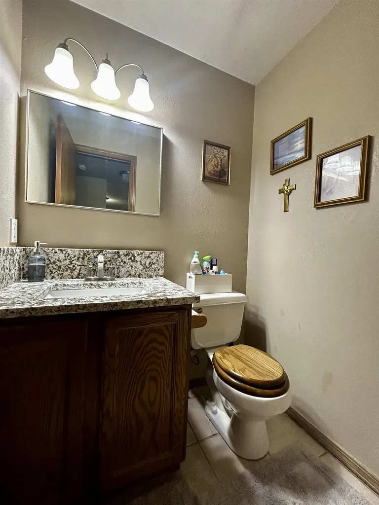 2425 N Beacon Hill Wichita KS 67220