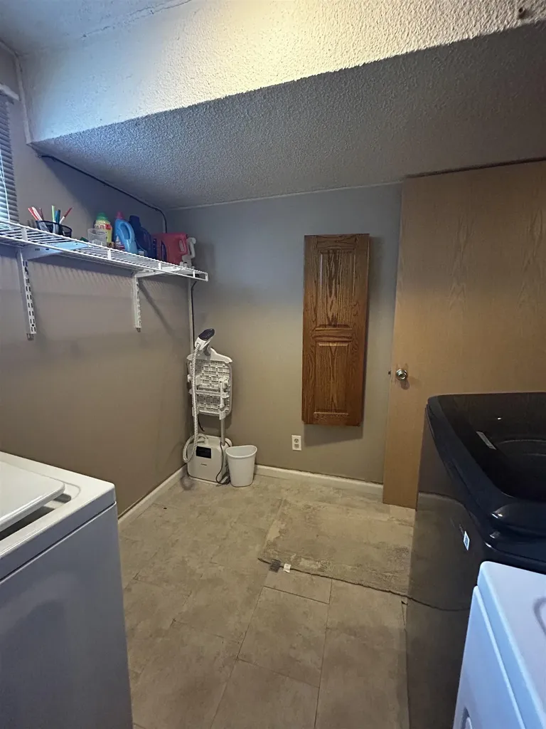 2425 N Beacon Hill Wichita KS 67220