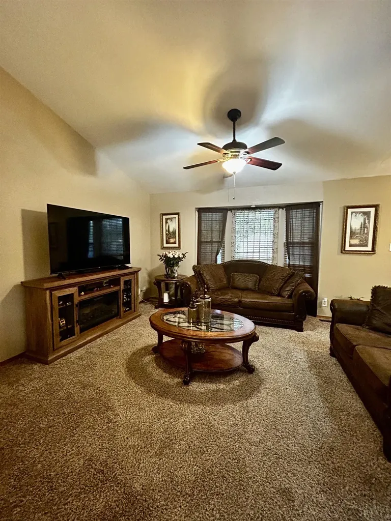 2425 N Beacon Hill Wichita KS 67220