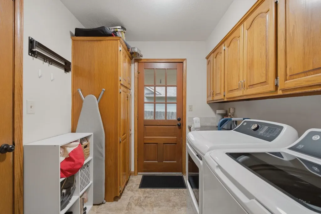 1113 N Ridgecrest Derby KS 67037
