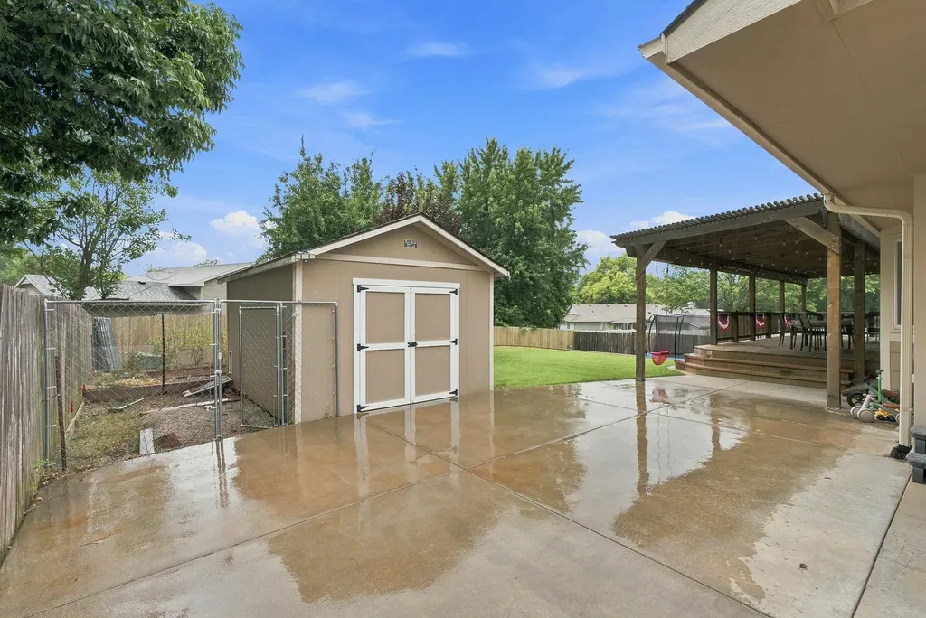 1113 N Ridgecrest Derby KS 67037