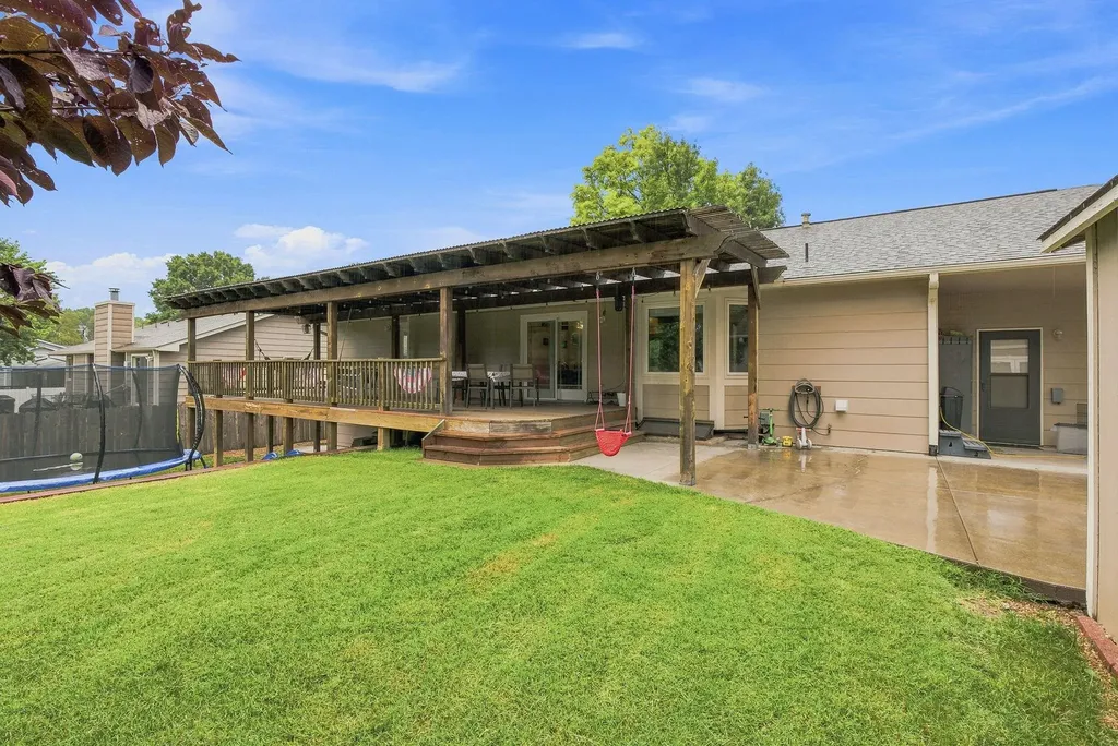 1113 N Ridgecrest Derby KS 67037