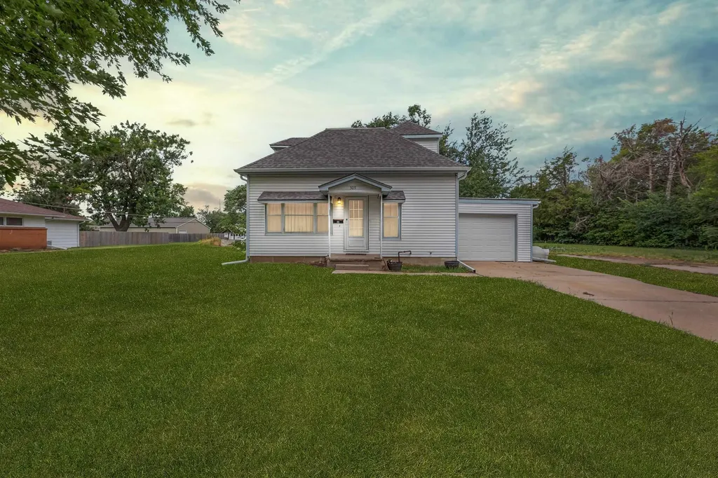 505 Sweezy Halstead KS 67056
