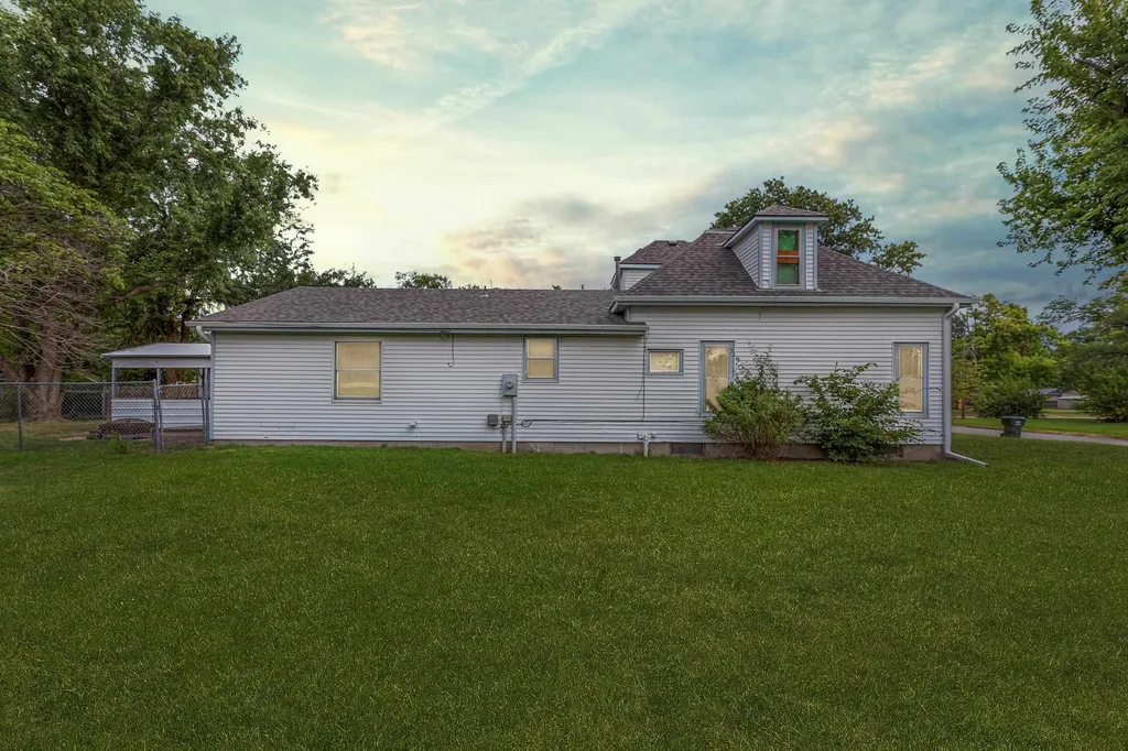 505 Sweezy Halstead KS 67056