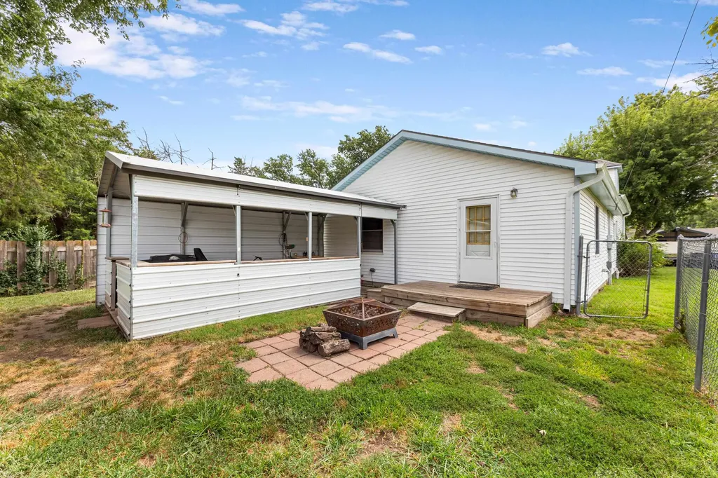 505 Sweezy Halstead KS 67056