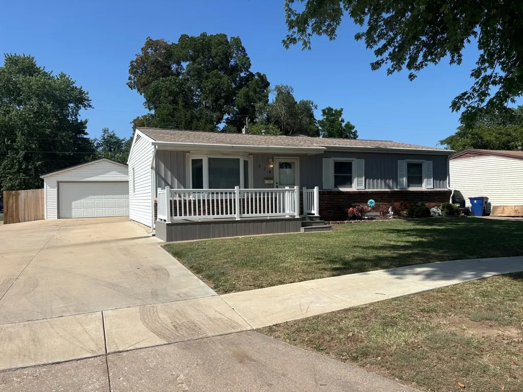528 W 7th Haysville KS 67060