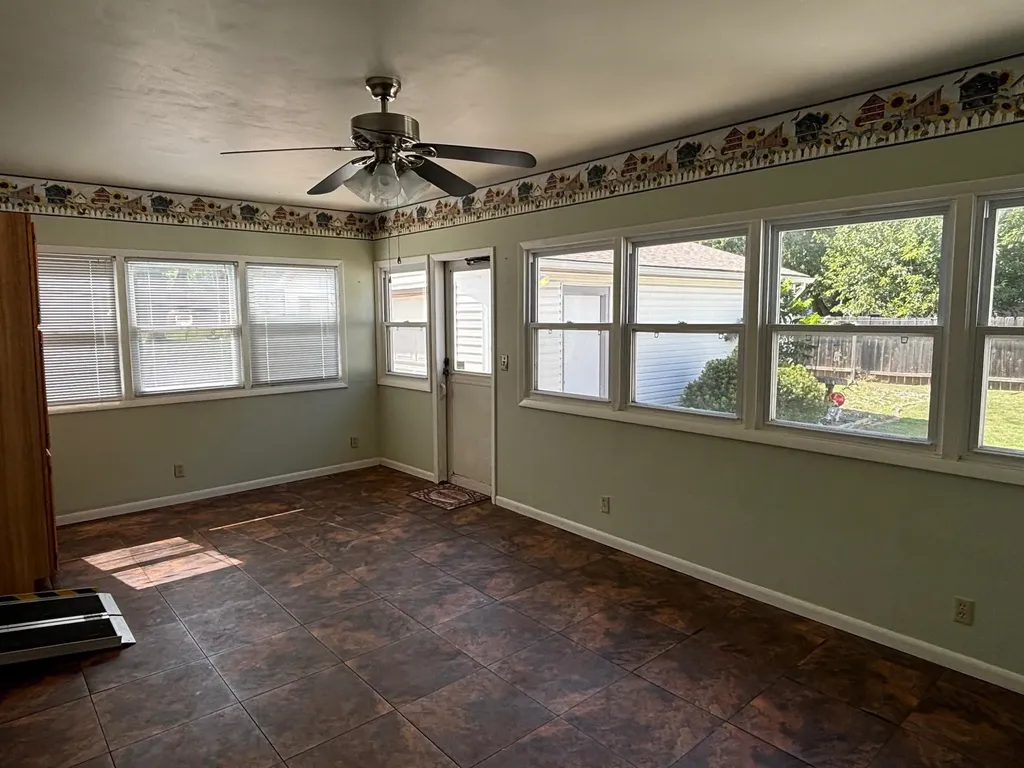 528 W 7th Haysville KS 67060