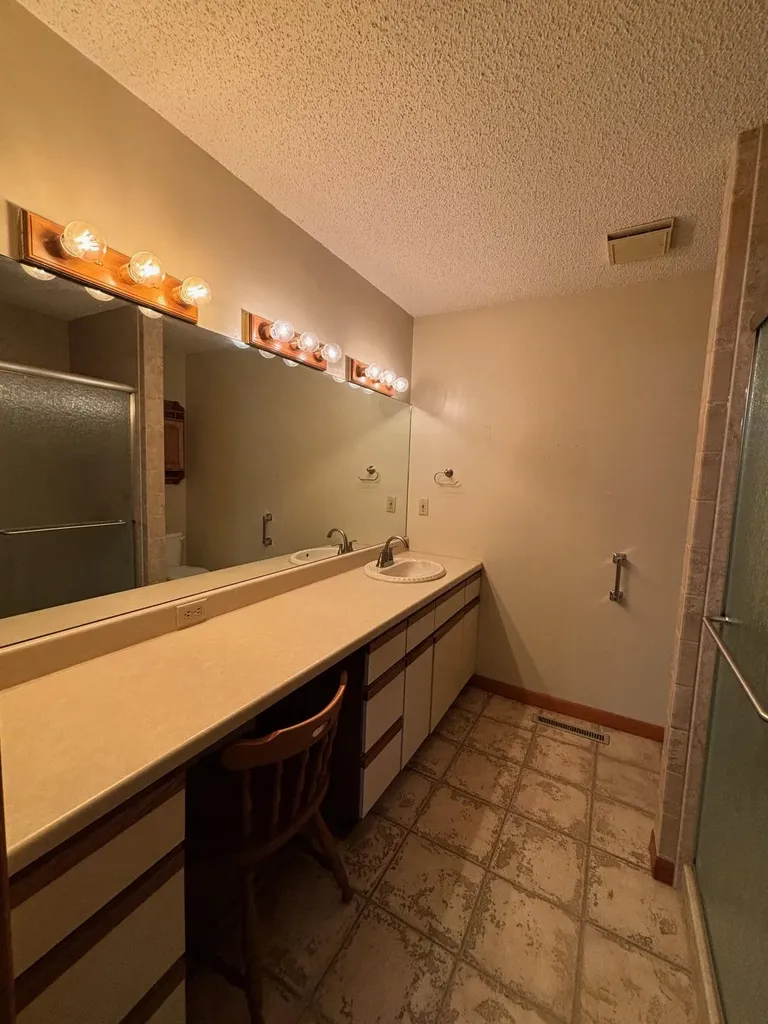 528 W 7th Haysville KS 67060