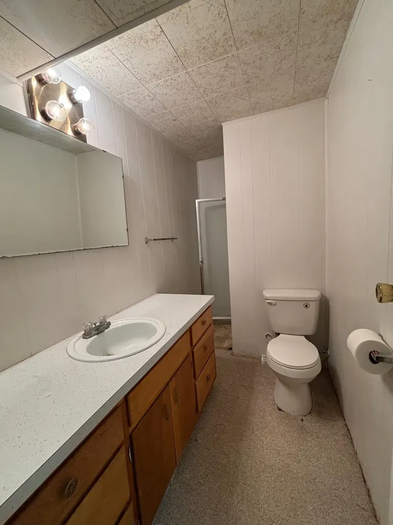 528 W 7th Haysville KS 67060