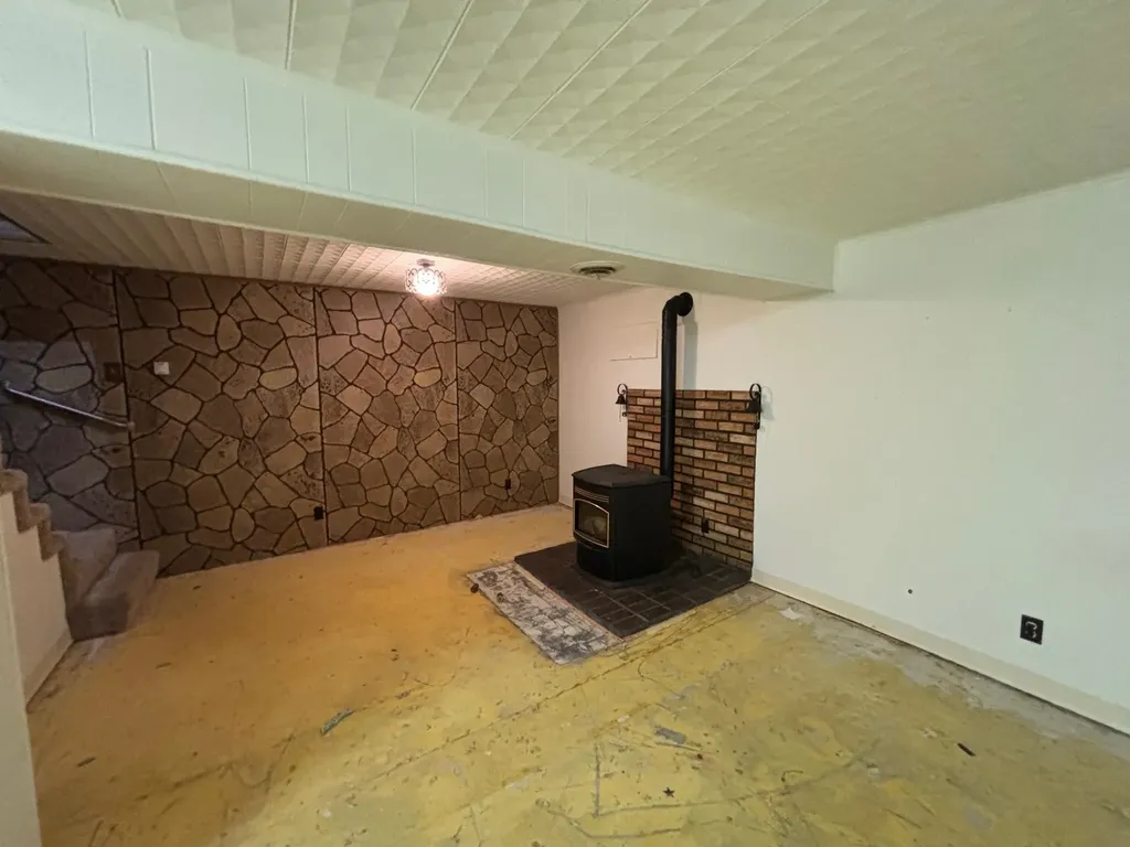 528 W 7th Haysville KS 67060