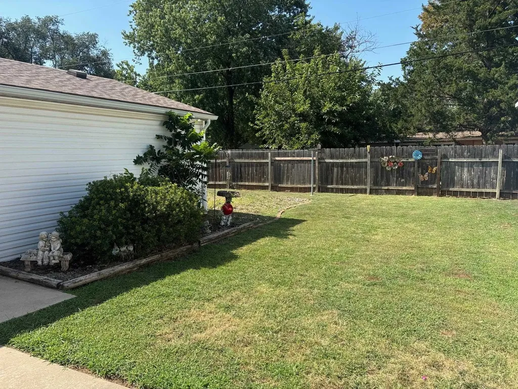 528 W 7th Haysville KS 67060