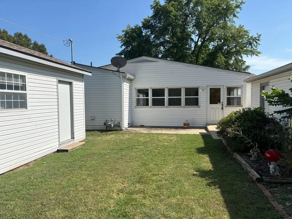 528 W 7th Haysville KS 67060