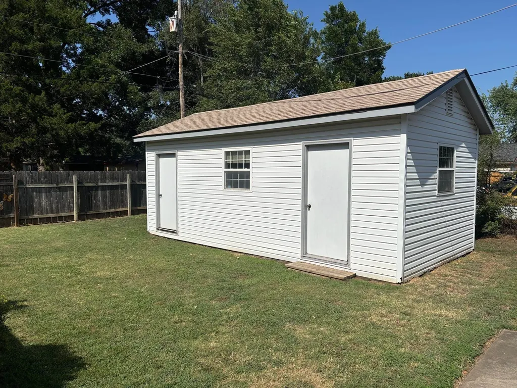 528 W 7th Haysville KS 67060