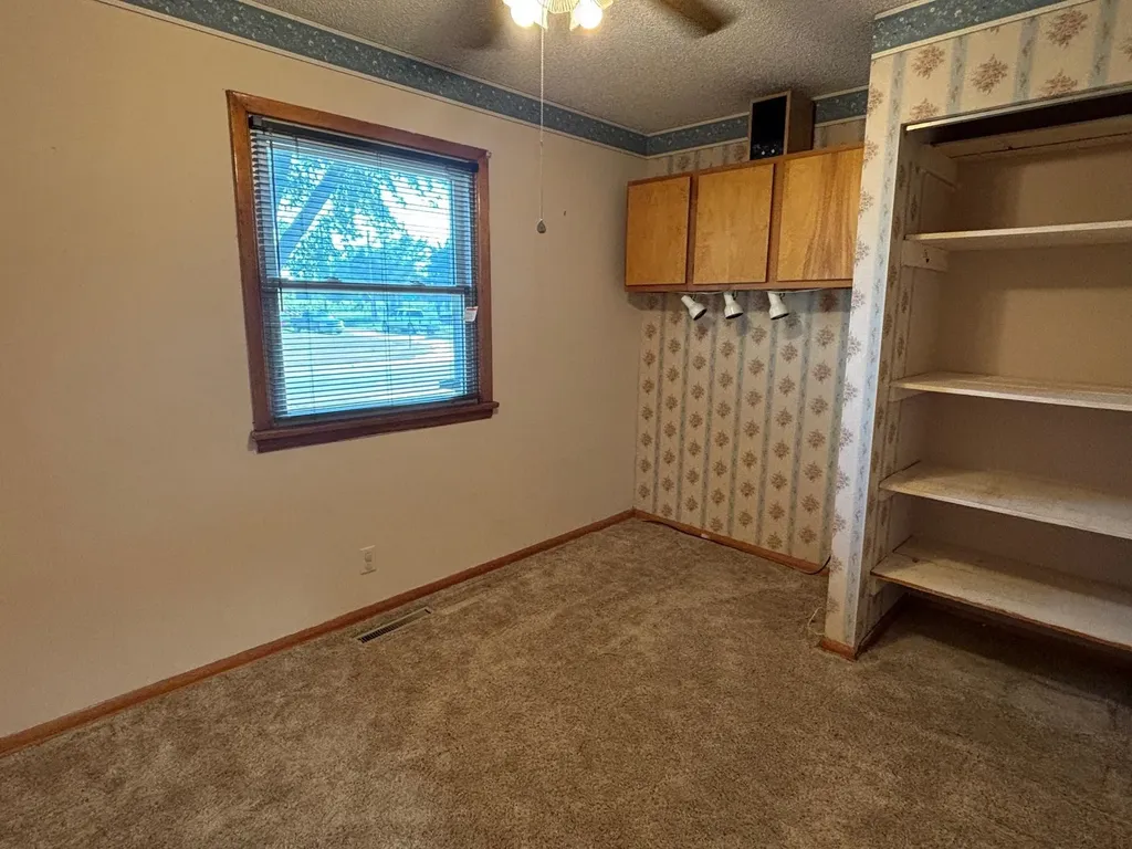 528 W 7th Haysville KS 67060