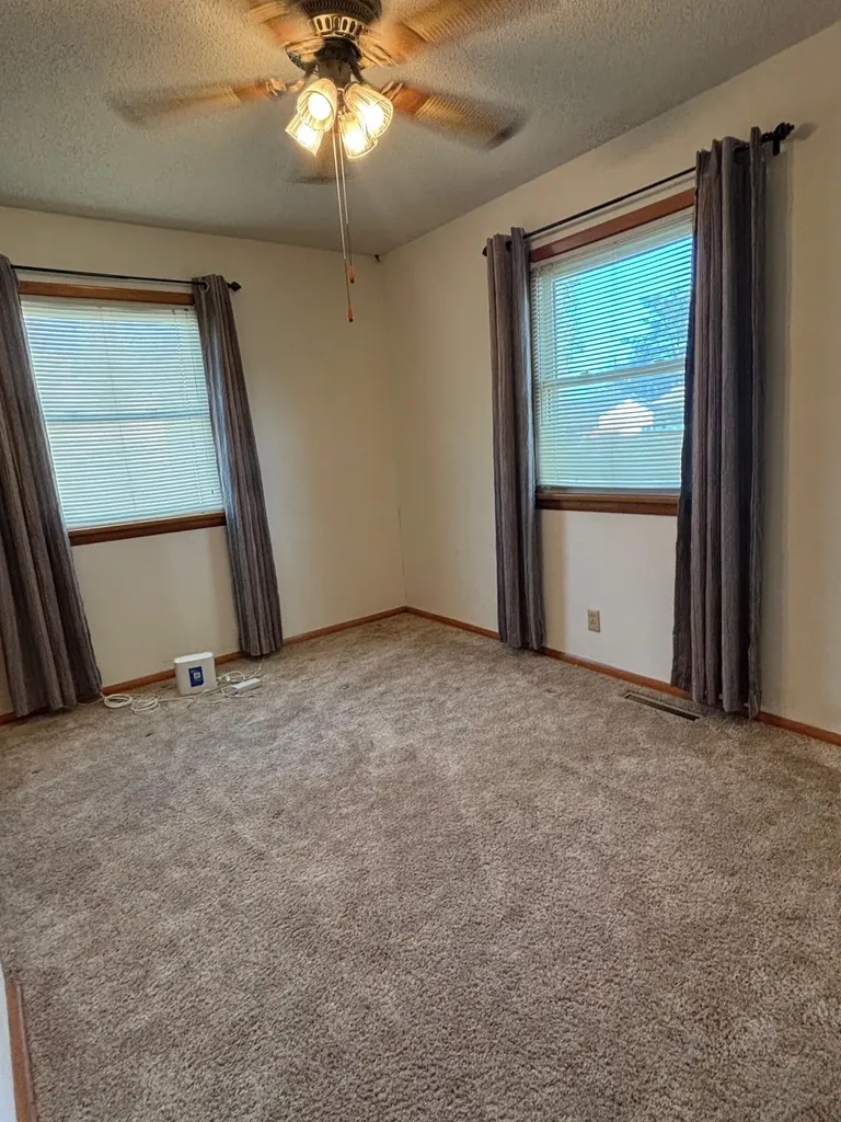 528 W 7th Haysville KS 67060