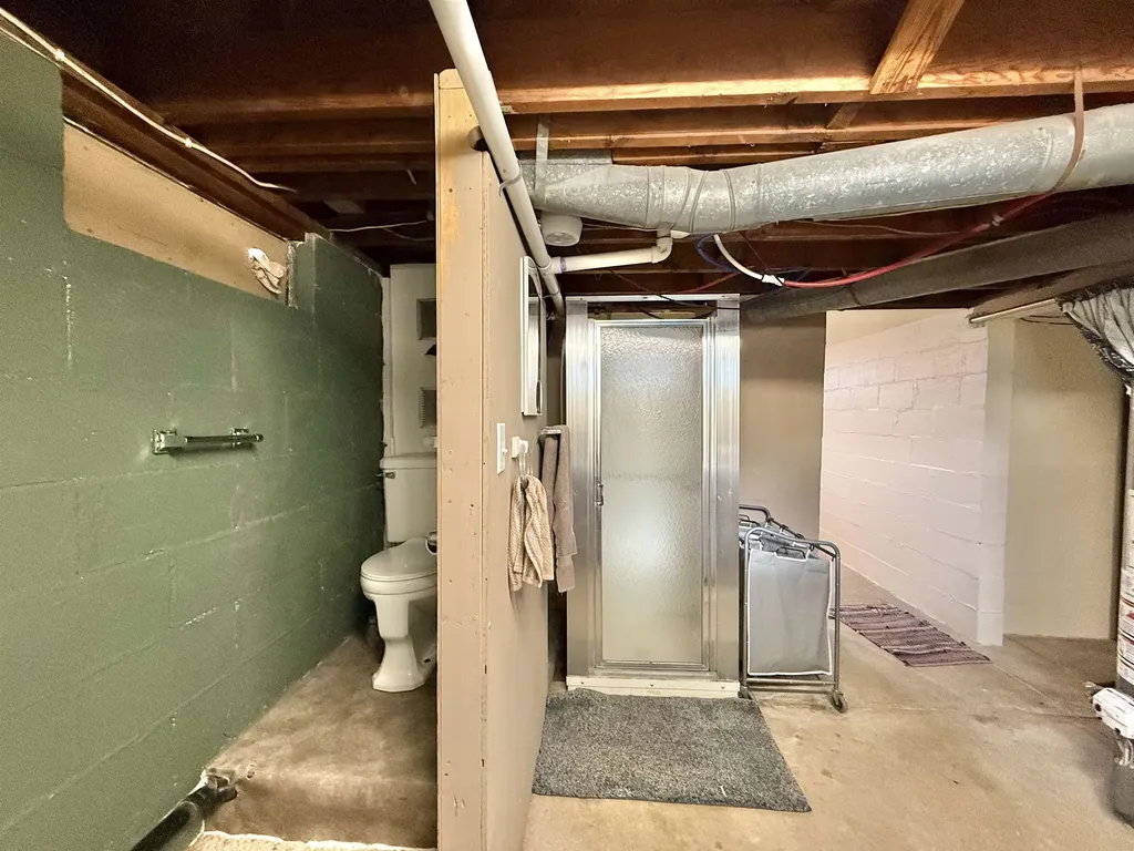 632 W G Kingman KS 67068