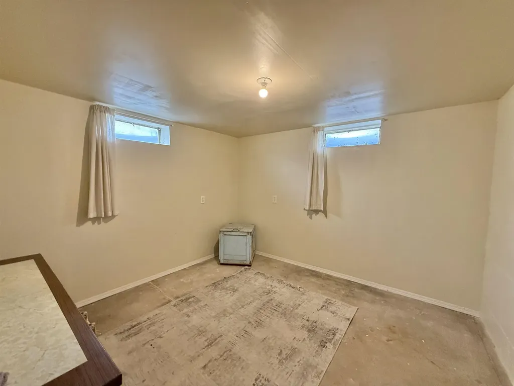632 W G Kingman KS 67068