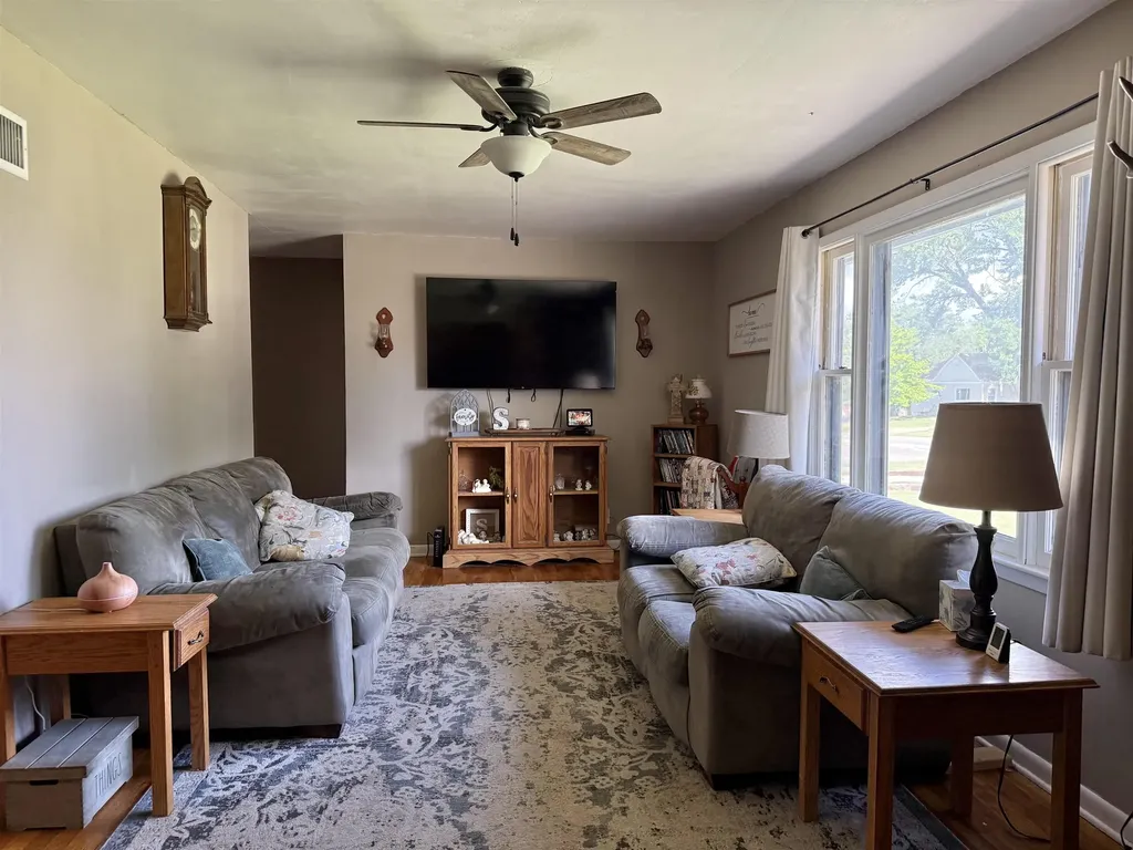 632 W G Kingman KS 67068