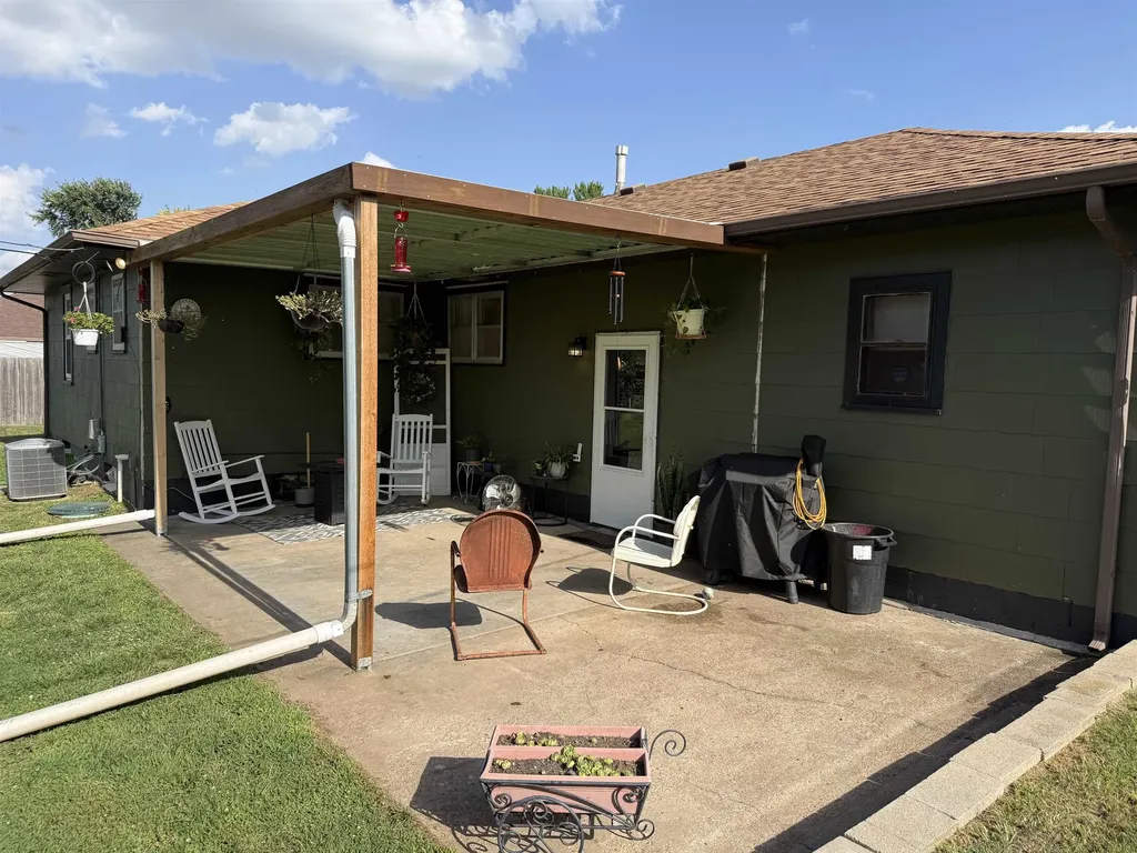 632 W G Kingman KS 67068
