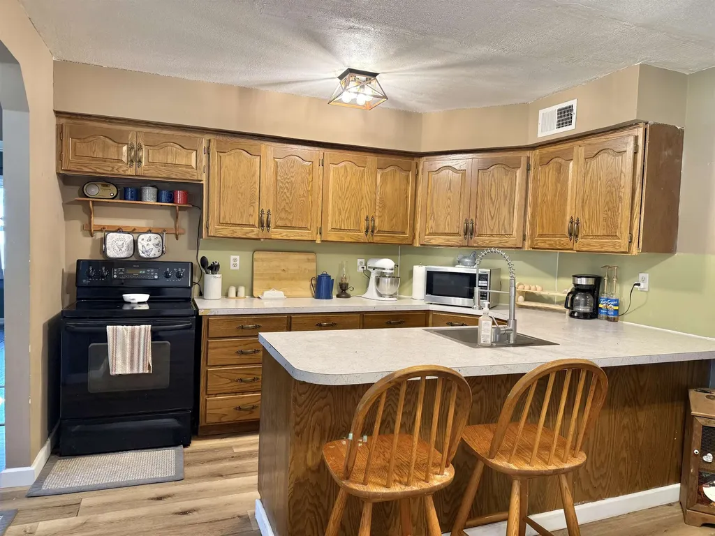 632 W G Kingman KS 67068