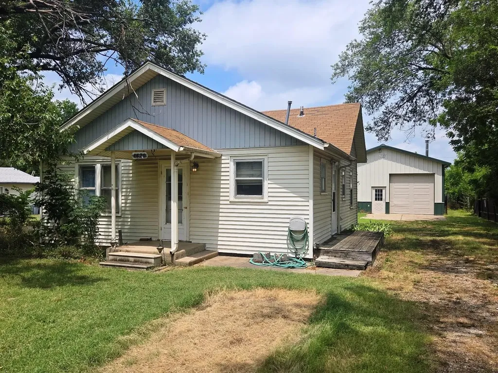 1420 E 9th Newton KS 67114