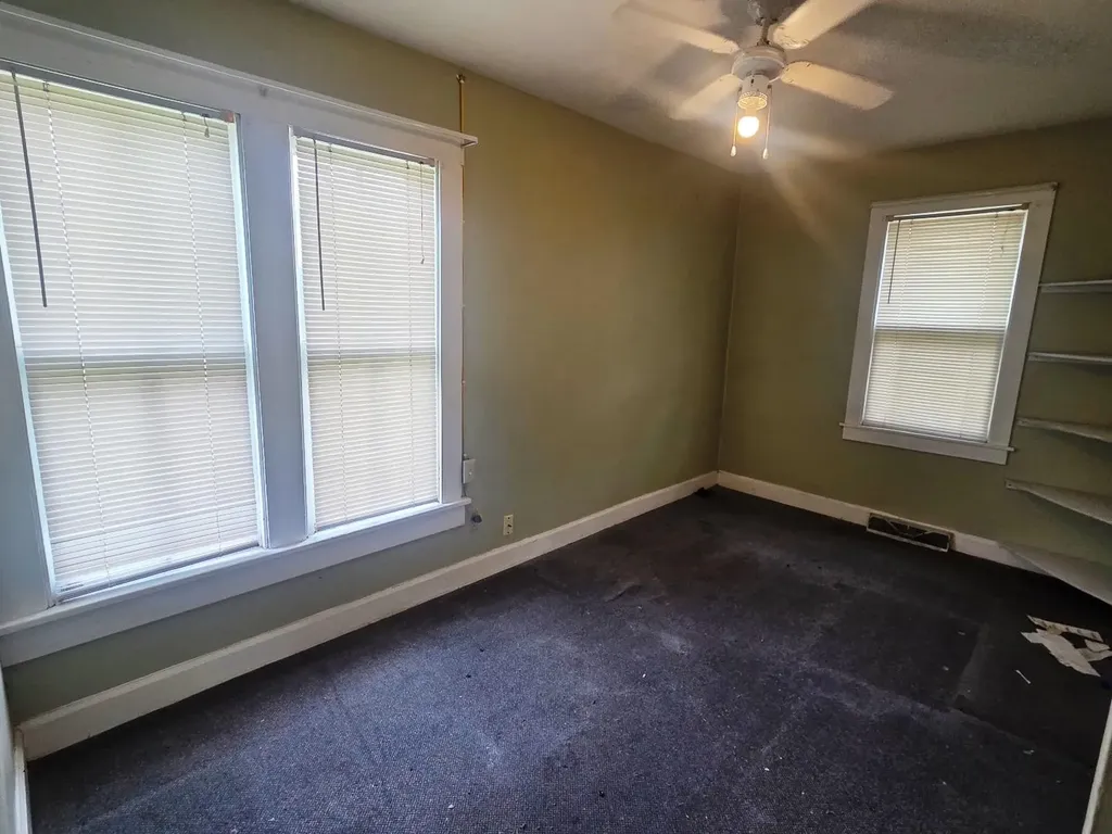 1420 E 9th Newton KS 67114
