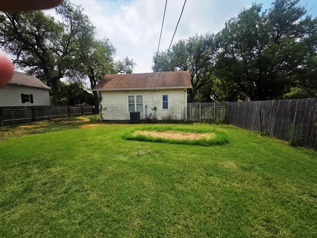 1420 E 9th Newton KS 67114