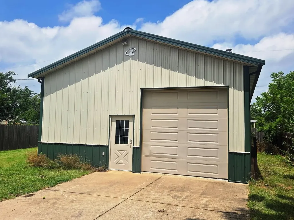 1420 E 9th Newton KS 67114