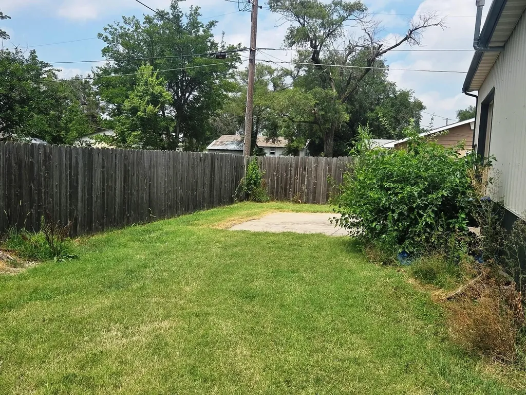 1420 E 9th Newton KS 67114