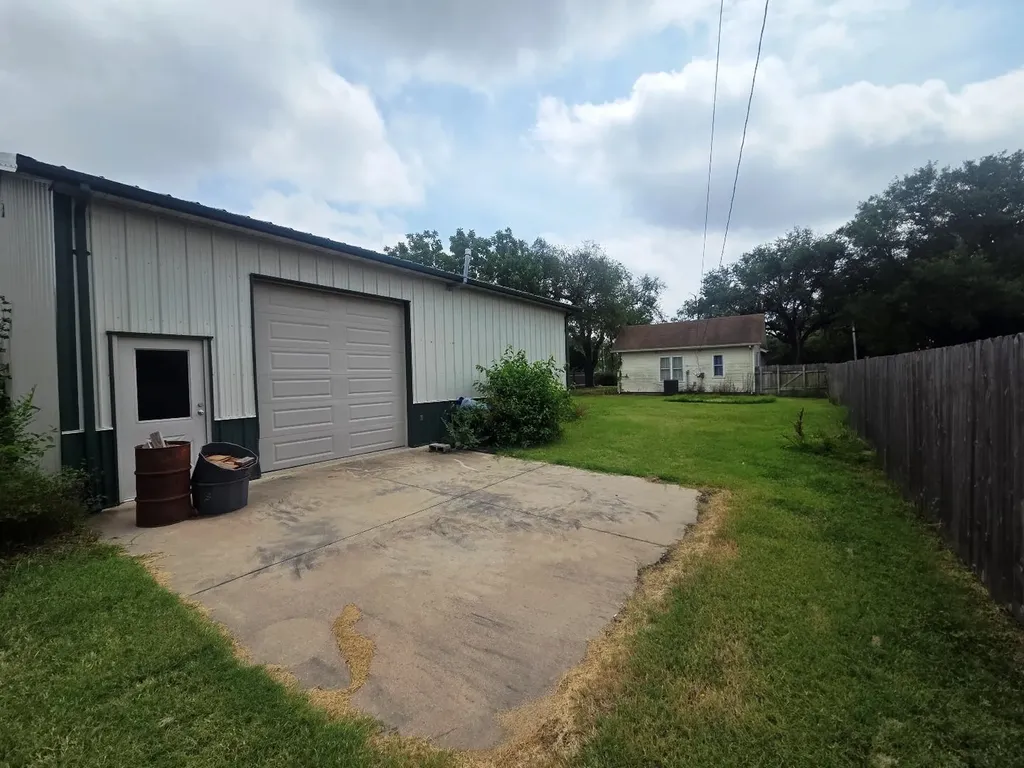 1420 E 9th Newton KS 67114