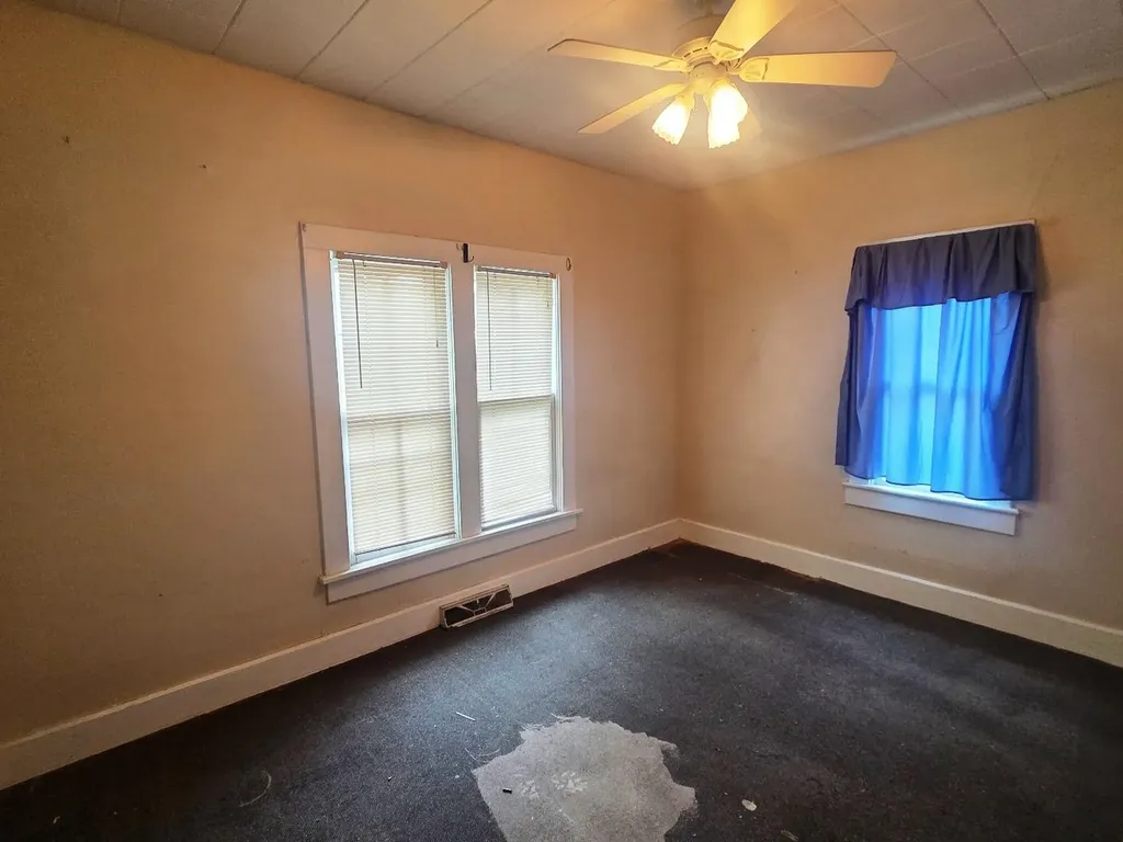1420 E 9th Newton KS 67114
