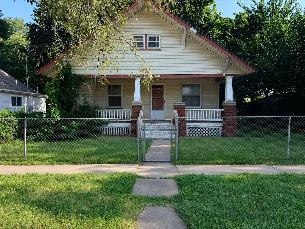 406 W 3rd Street Newton KS 67114