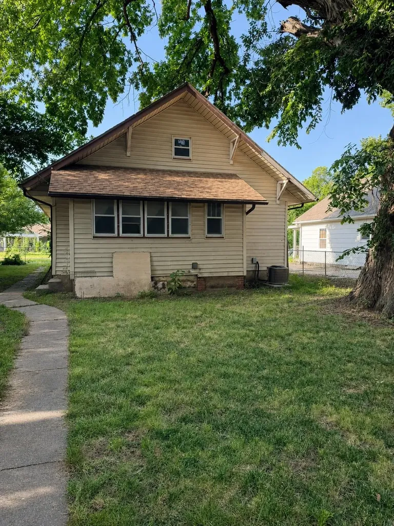 406 W 3rd Street Newton KS 67114