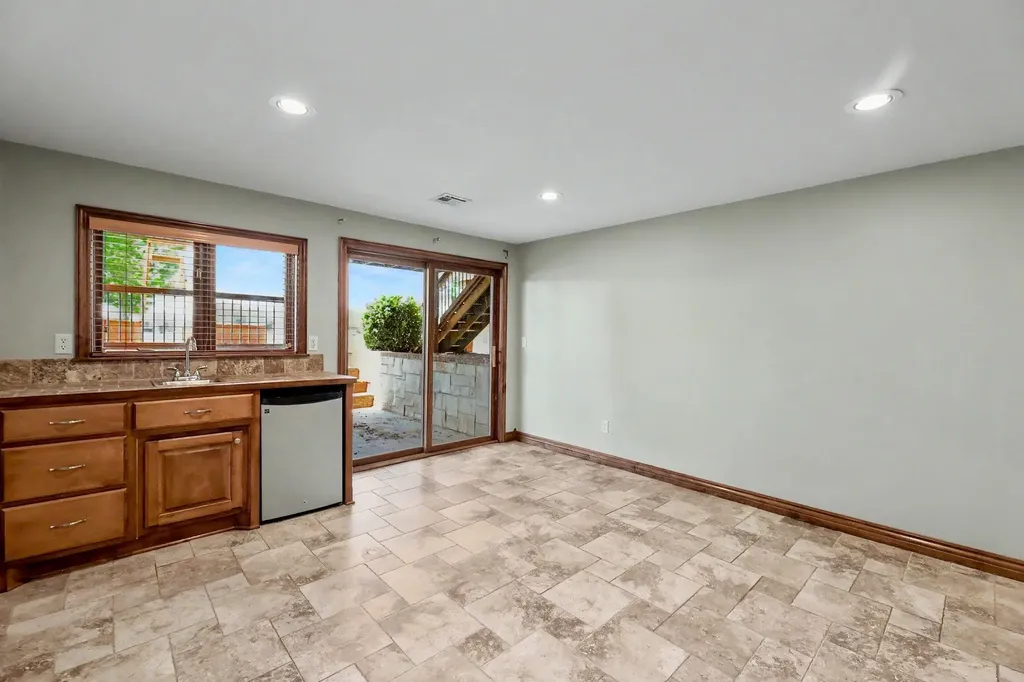 113 N Hibiscus Street Garden Plain KS 67050
