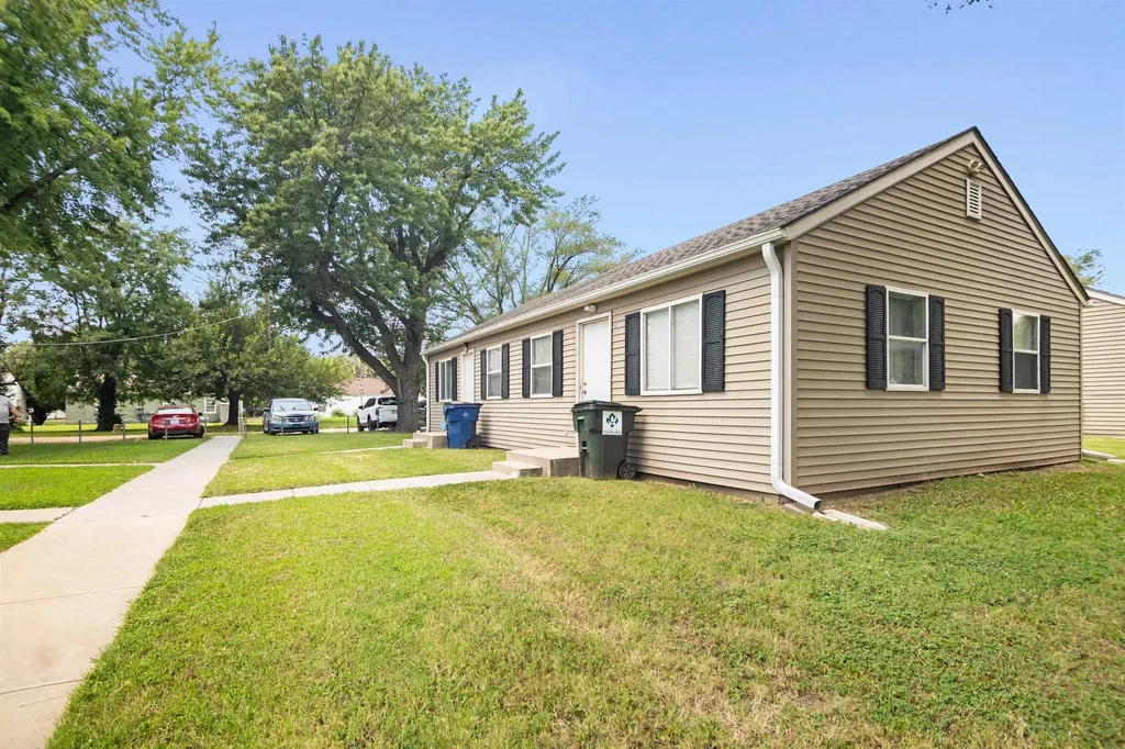 827-829 S Terrace Drive Wichita KS 67218
